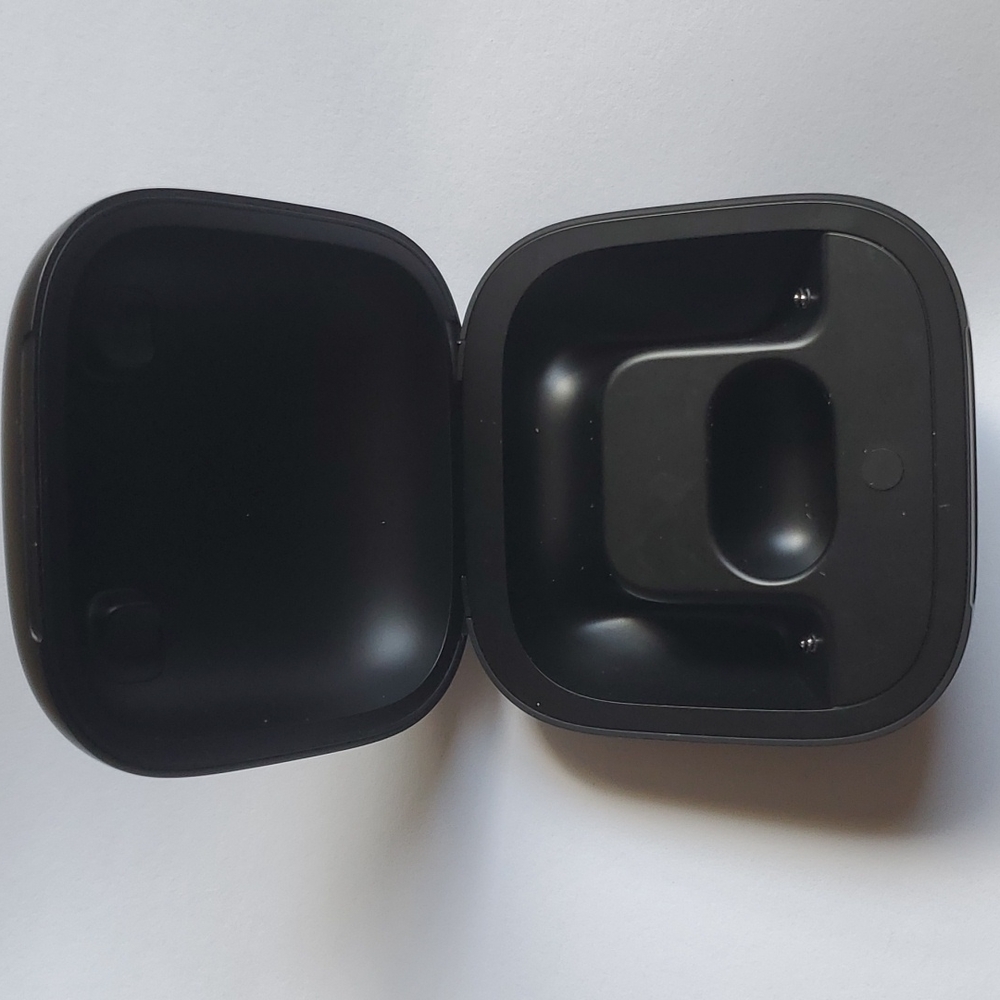 Replacement PowerBeats Pro Charging Case ONLY - Black - Picture 2 of 2